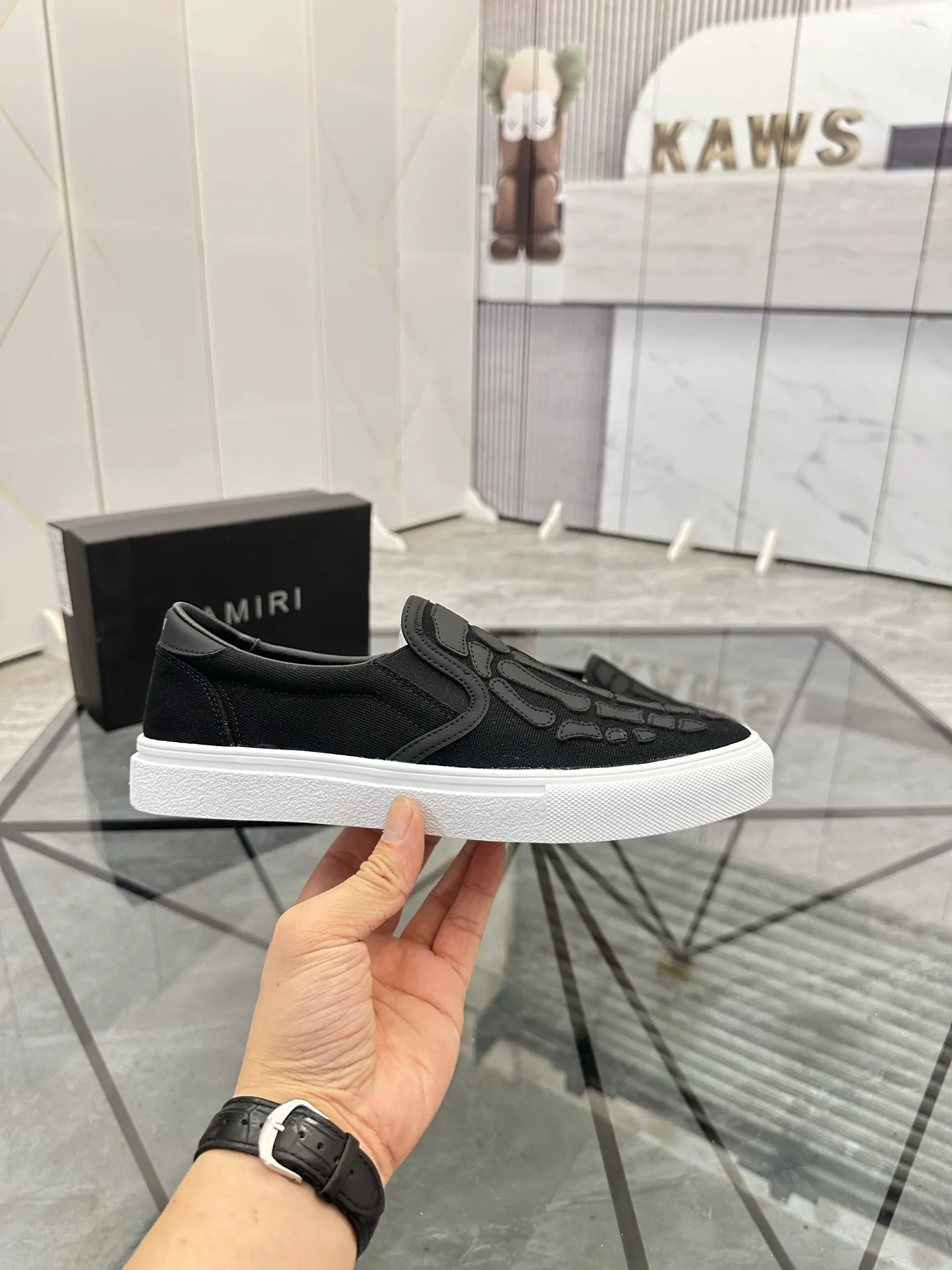 Men's shoes for sale 💰: 💰P420¥ Product trademark: AMIRI*「EMIR*] slip-on Regular size: 38-44 (can be customized to 37.45.46) Product materials: Upper imported original fabric spliced ​​cowhide, breathable lining, original outsole. No.: 1023